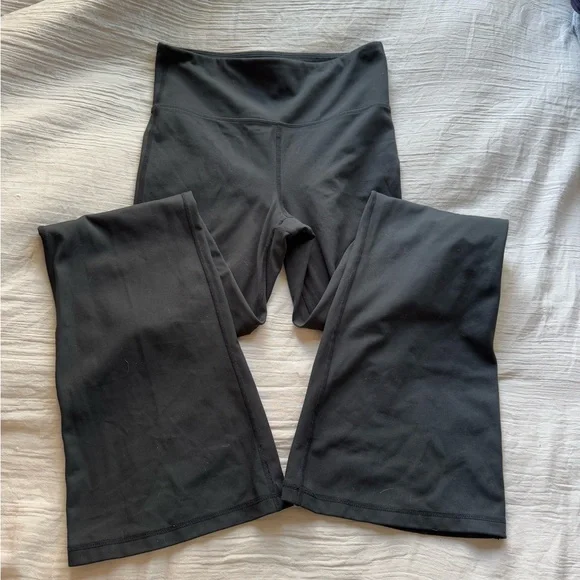 Black High-Waisted Leggings - Picture 1 of 3